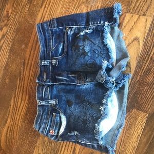 Hudson 10 Girl Jean Shorts inside pocket exposed